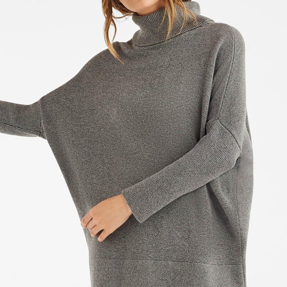 VETTA Capsule Oversized Sweater - Size M